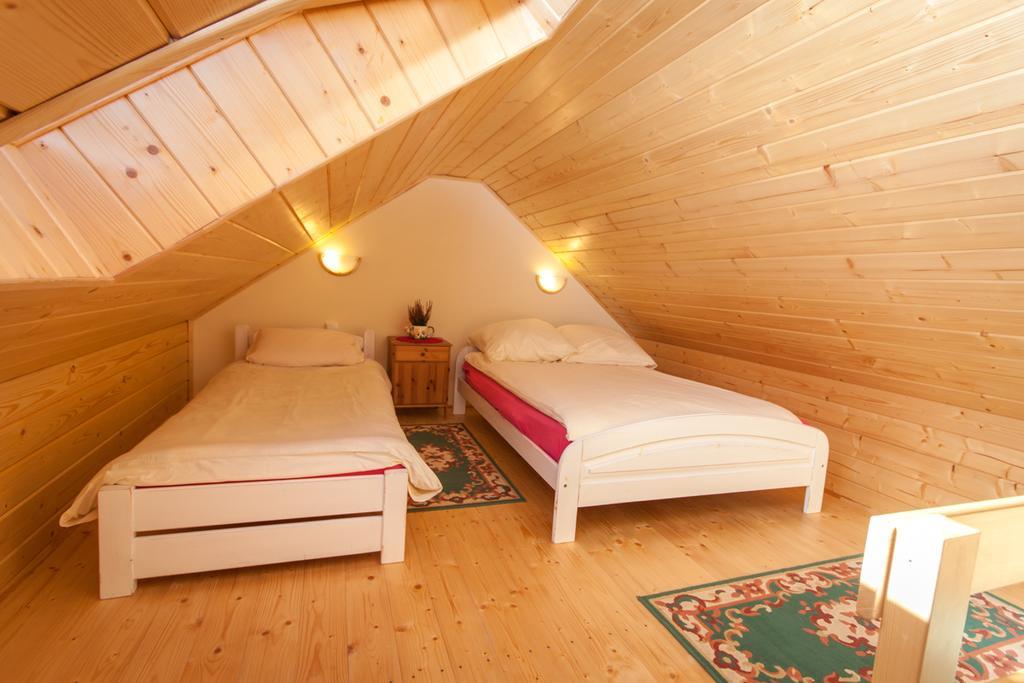 Alpejska Wioska Villa Истебна Стая снимка