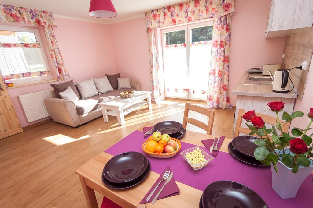 Alpejska Wioska Villa Истебна Стая снимка